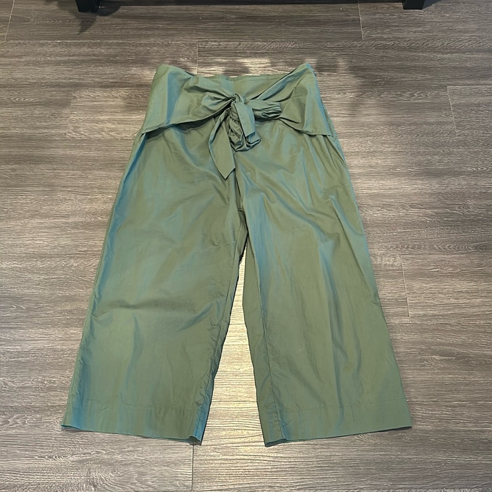 CROSBY by Mollie Burch capri length wide leg pant. Size L. Very lightly worn
